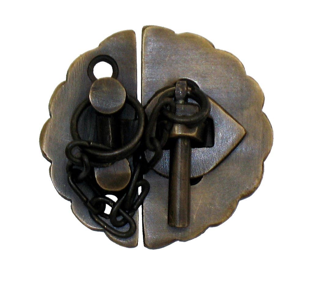 Gado Gado HLA1012 Round Scalloped Latch w/ Chain