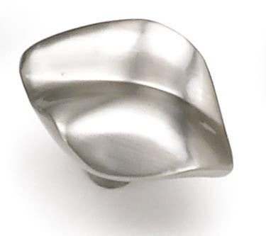 Laurey 15 1 1/2" Pacifica Contemporary Knob