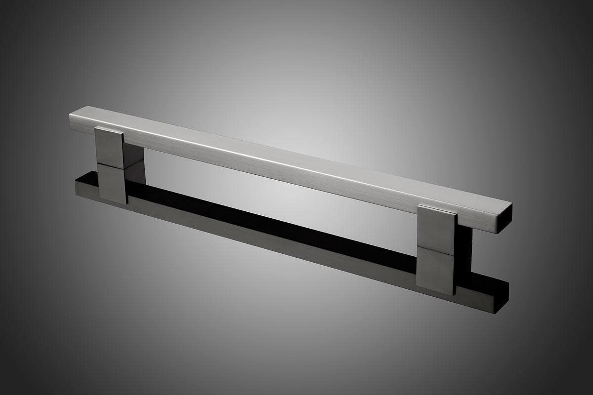 Forms+Surfaces HDQUA Quadrant Series 1500 Configurable Door Pull, 1.5" x 1" Straight Grip