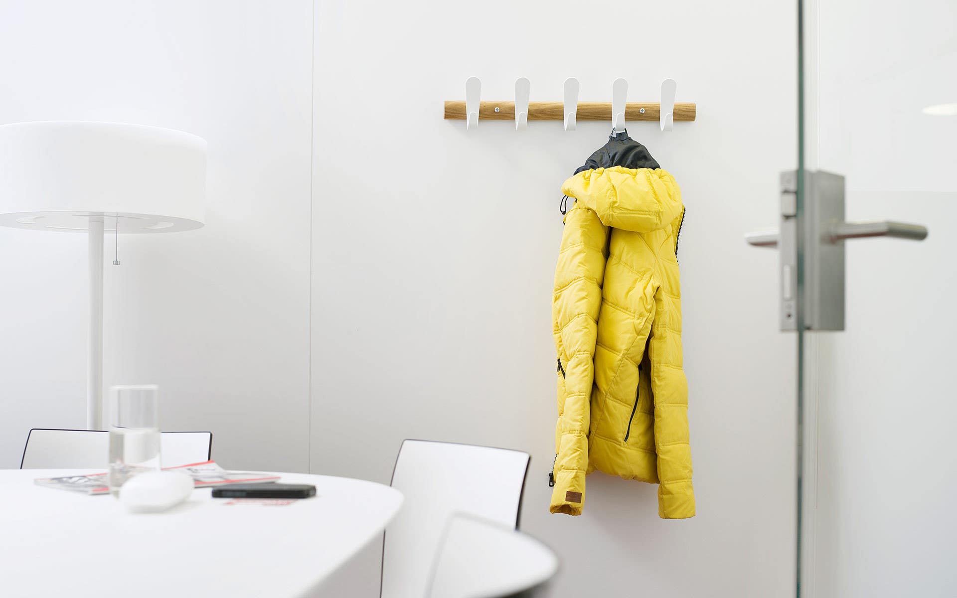 Magnuson STICKS-HJH Hook Rail, Finish-Varnished Natural Oak Rail