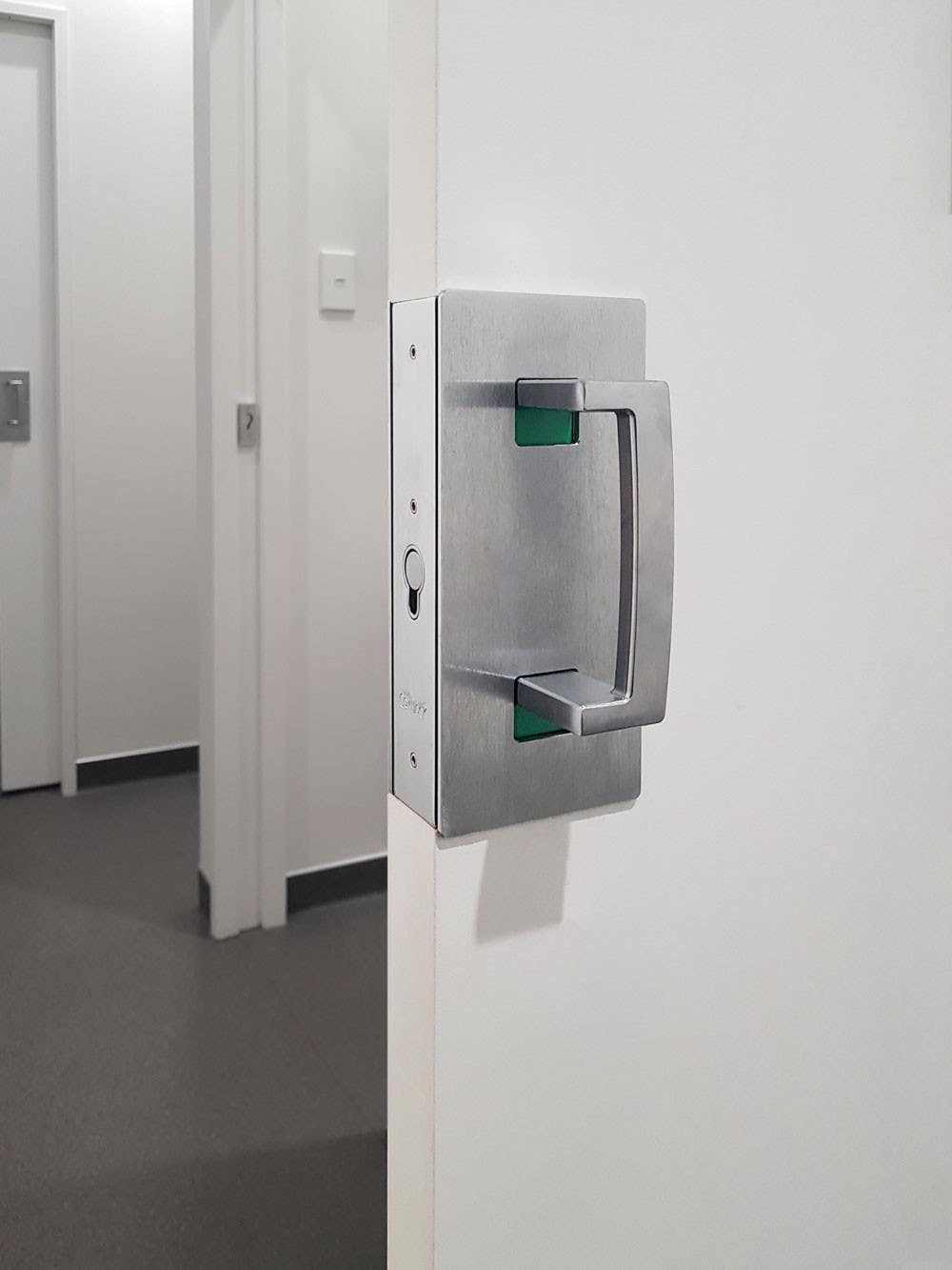 Cavity Sliders CL406ADA Magnetic Bi-Parting