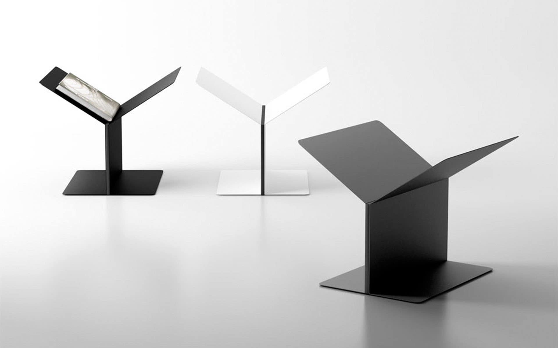 Magnuson ZIN-10 Magazine Rack In Textured Painted Steel