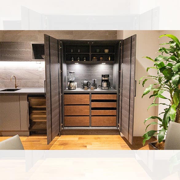 Sugatsune DSR701 Surface Mount Door Straightener (Retrofit), (SE10)