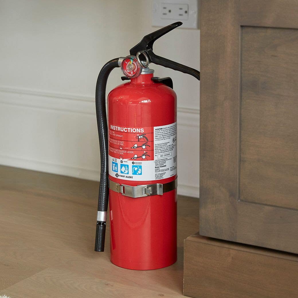 Resideo PRO5 Rechargeable Fire Extinguisher, Heavy-Duty, Red, 3A: 40-B:C