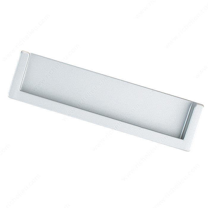 Richelieu 61674 Modern Metal Edge Pull