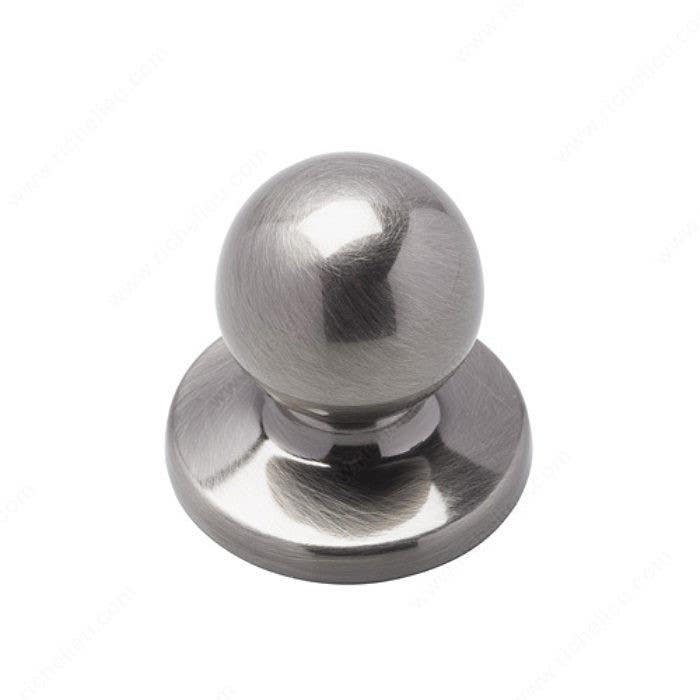 Richelieu 4605 Ball Knob with Backplate