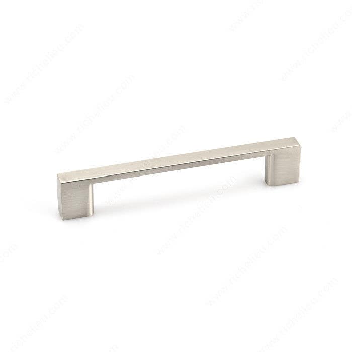 Richelieu 831096195 Modern Metal Pull