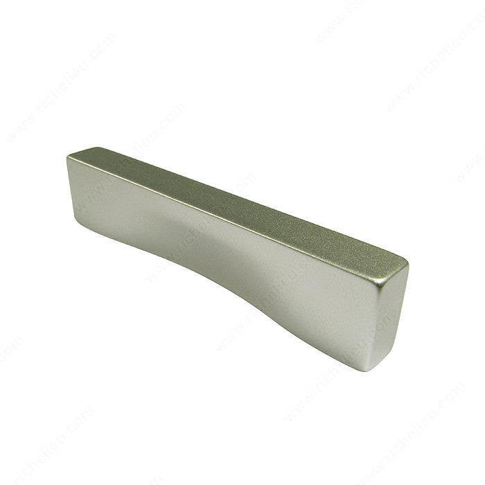 Richelieu 1060 Modern Metal Pull