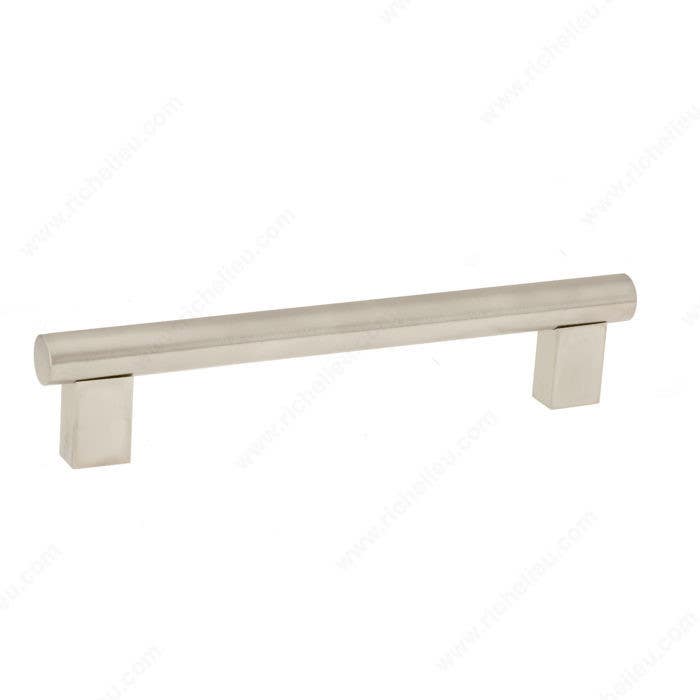 Richelieu BP53555 Modern Brass Pull