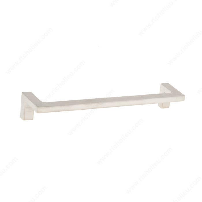 Richelieu BP669556195 Modern Brass Pull