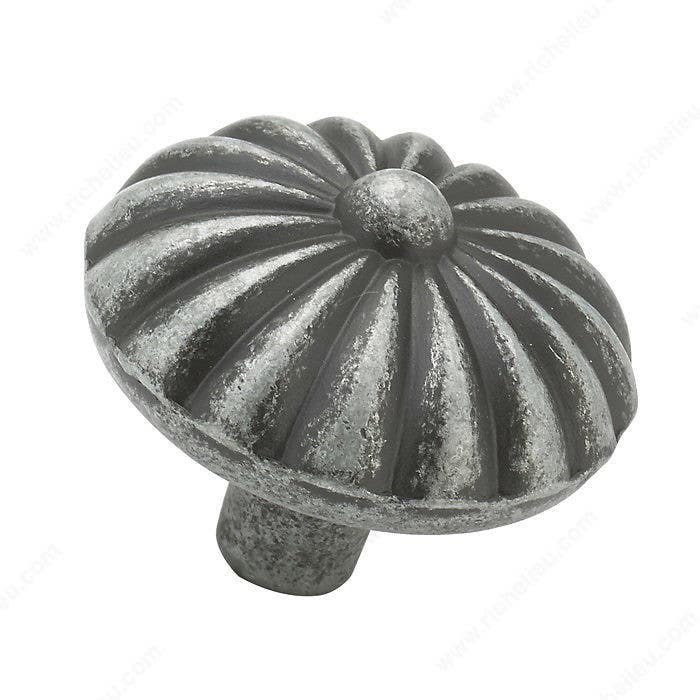 Richelieu BP668908 Traditional Metal Knob