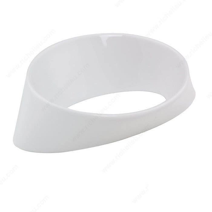 Richelieu 221096 Contemporary Porcelain Pull