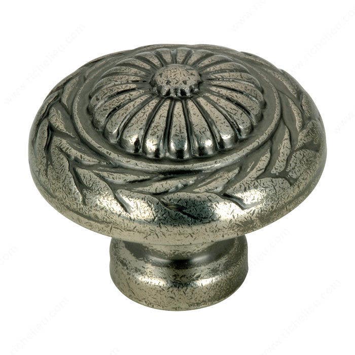 Richelieu BP041 Traditional Brass Knob