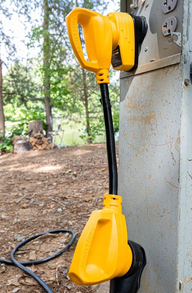 Camco Mfg 55183 Power Grip 18" 30AM/50AF Dogbone Adapter, 125V/3750W