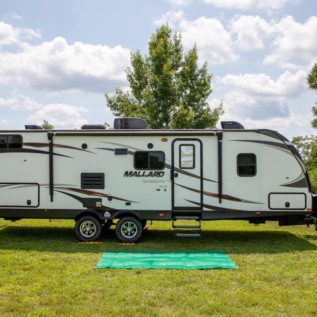 Camco Mfg 42880 Awning Mat - 6' x 9' Green Reversible