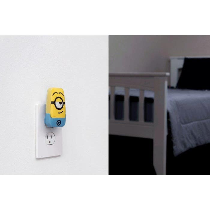 Jasco 50728 Minions Light Sensing LED Night Light, Yellow