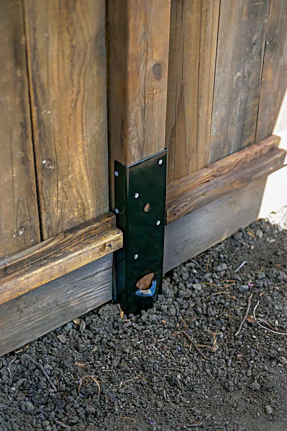 Simpson Strong-Tie FPBM44E E-Z Fence Post Repair Bracket, 12-ga., Powder Coating, Black