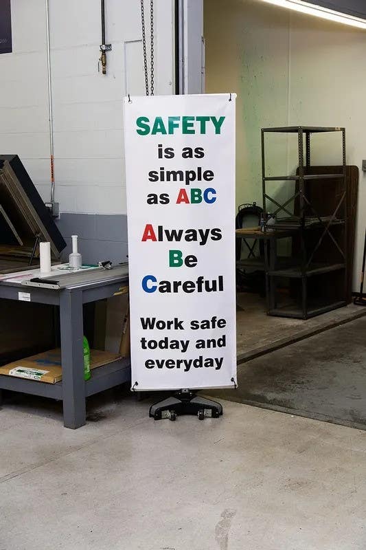 AccuformNMC HSP850 Vertical Banner Stand Kit