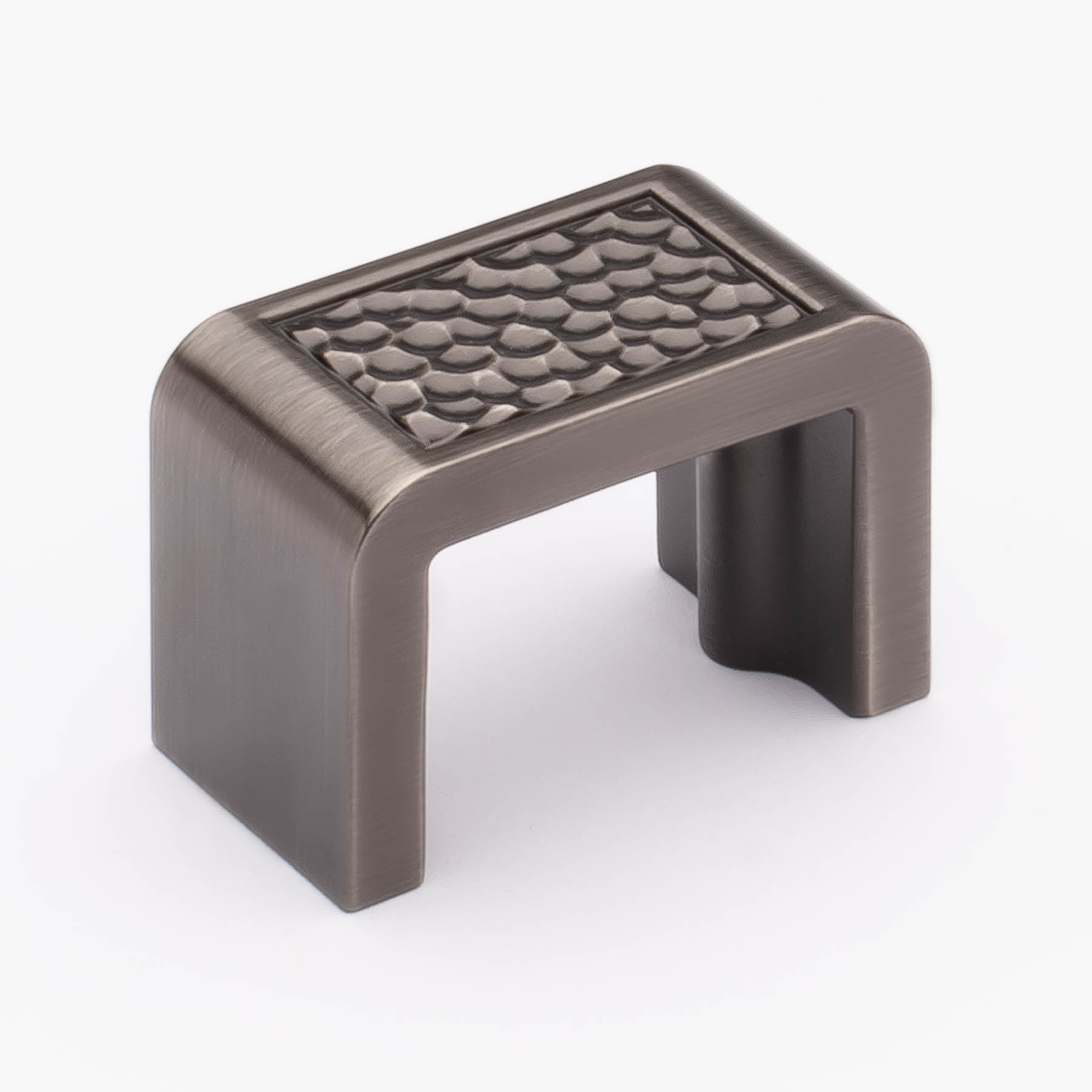 Sietto K-2002 Hammered Pull, Centre to Centre Length-1 3/8"