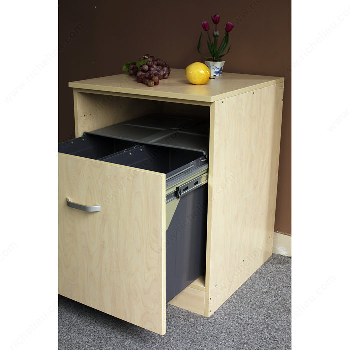 Richelieu 6582245100 Recycling Center Capacity - 90 litre