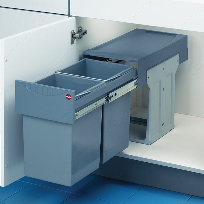 Richelieu 3666100 Heavy-Duty Pull-Out Waste Bin