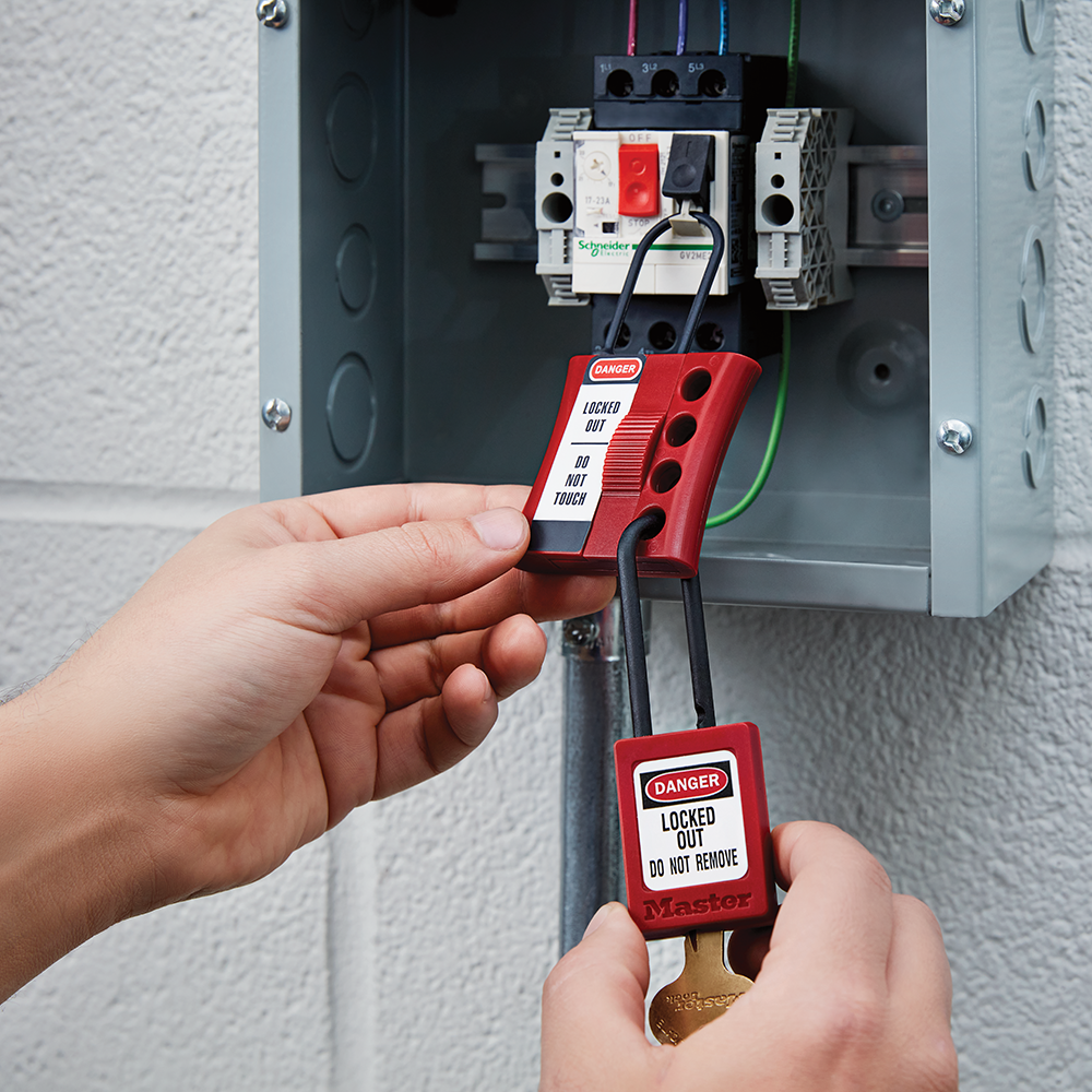 Master Lock S442 Lockout Plastic Hasp with 3mm Diameter Shackle